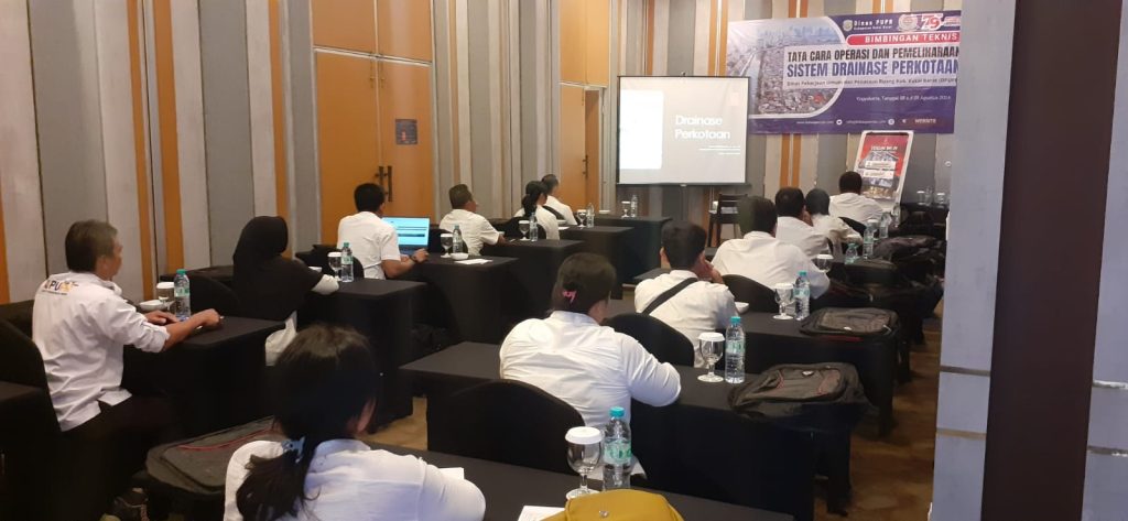 Bimtek Tata Cara Operasi Dan Pemeliharaan Sistem Drainase Perkotaan PUPR Kutai Barat